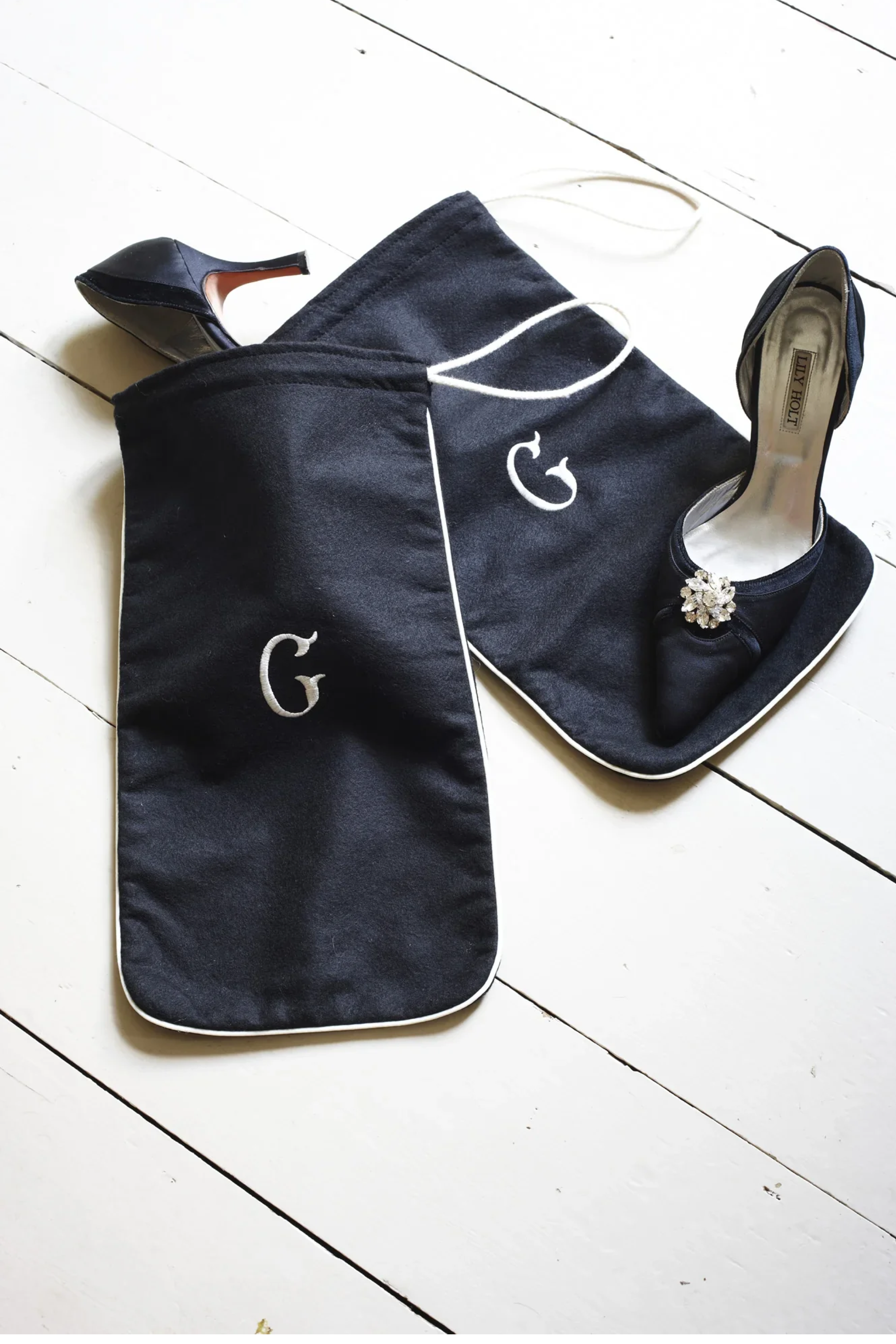 Black/Ivory Pair of Shoe Bags
